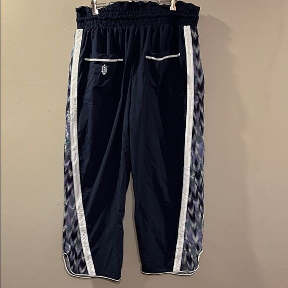 NWOT Free People Navy and White Track Pants - Picture 8 of 12